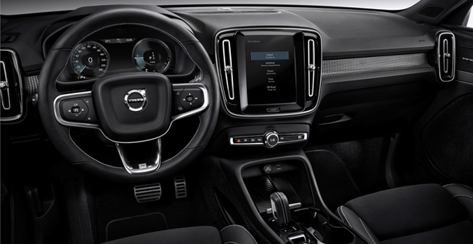 volvo xc40 interni