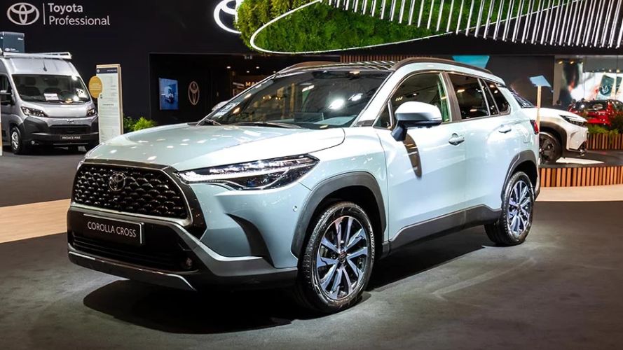 nuova toyota corolla cross restyling