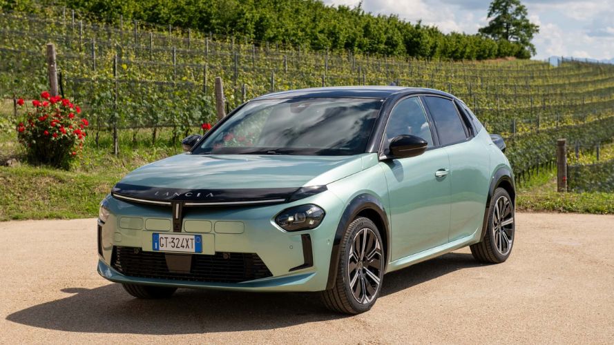 nuova lancia ypsilon frontale