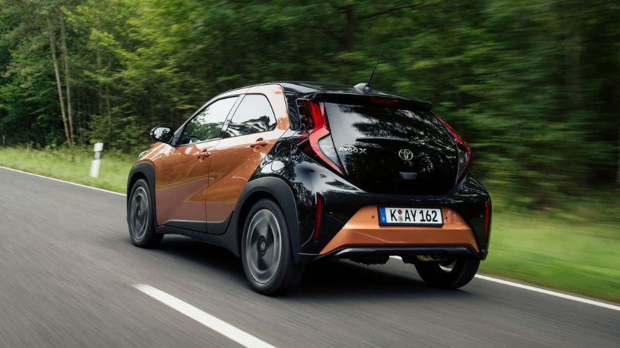 nuova toyota aygo x retro