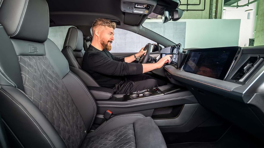 nuova audi q4 e tron​ 2026 sedili
