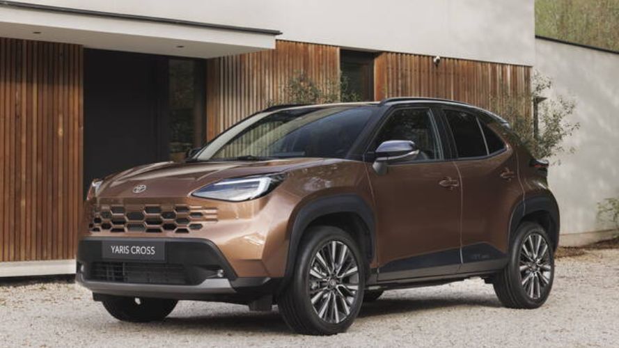 toyota yaris cross restyling 2026