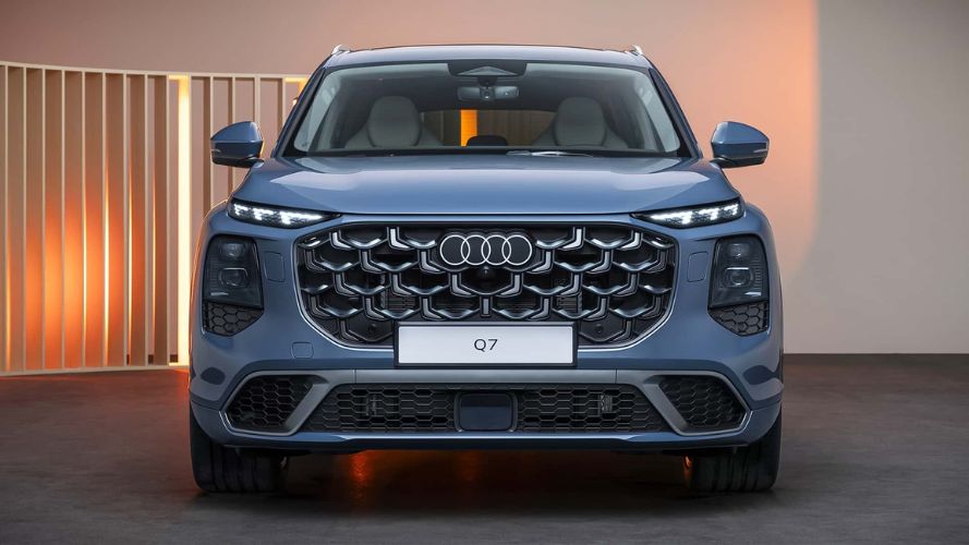 nuova audi​ q7 frontale