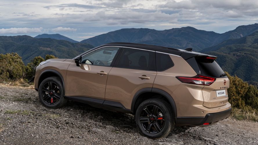 nuova nissan x trail laterale