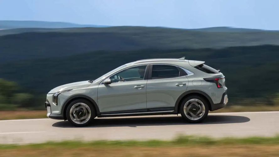 nuova kia xceed 2026 laterale